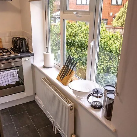Short Stays Redland Free Parking! Apartment