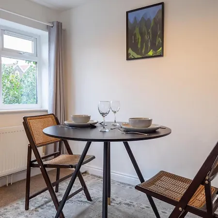 Short Stays Redland Free Parking! Apartment *